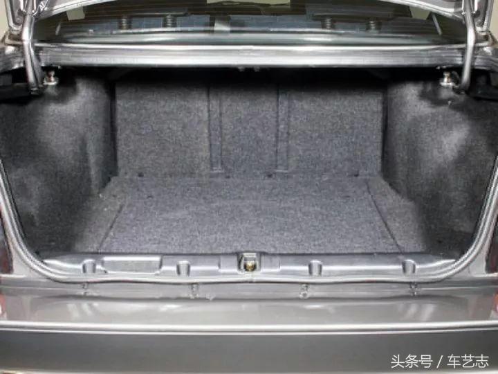 老车故事｜女装大佬在北京买了台修不好的蓝旗亚