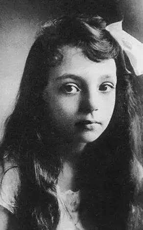 这才是情人福利电影，羞得我不敢配图