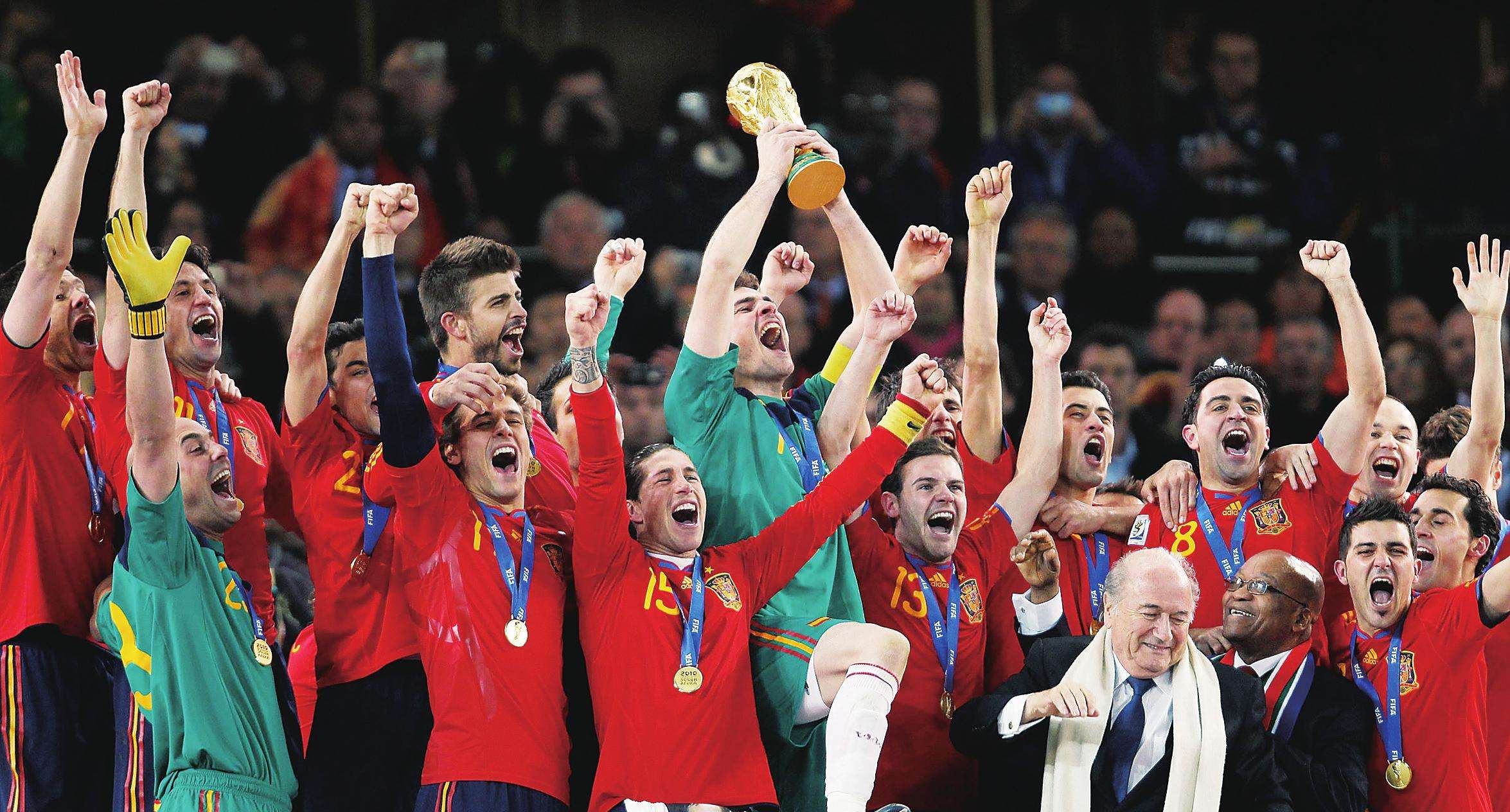 2010南非足球世界杯冠军是谁(时光荏苒！10年西班牙夺冠首发阵容如今仅剩下拉莫斯和布斯克茨)