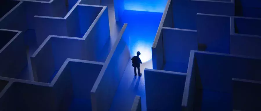 玩麻将一年半分红16亿，钱还“离奇出走”，这公司该火还是该查