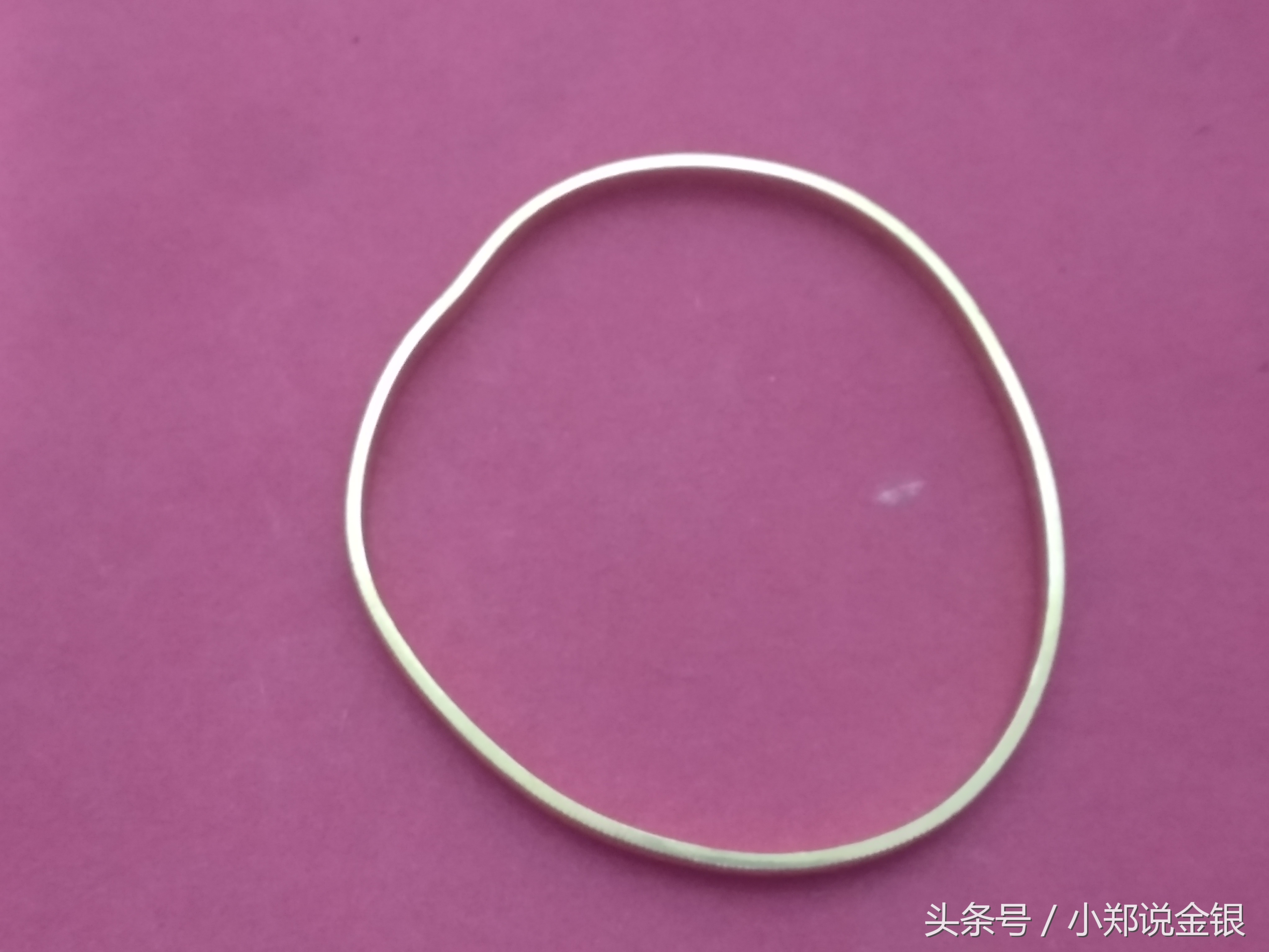 黄金手镯容易变形？老气不好看？手镯应该选多重的？什么类型的？