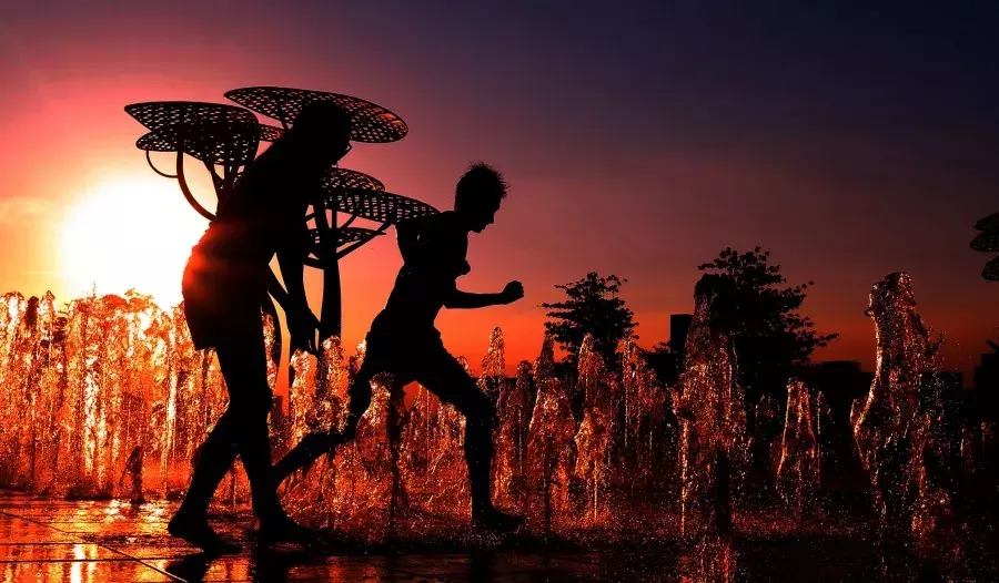 深圳豹四梁能美事迹