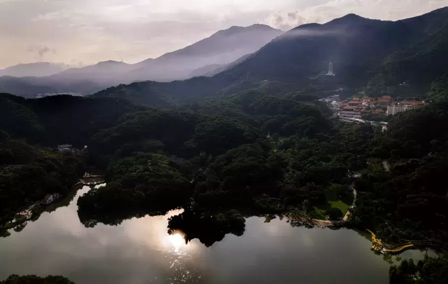 深圳豹四梁能美事迹