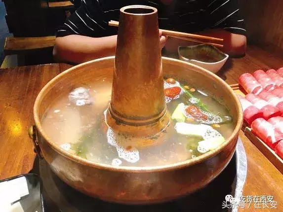 北京十大涮羊肉店：西安吃货老饕心中的七家正宗铜锅涮肉排行榜