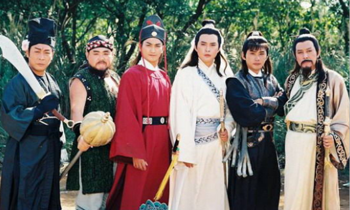 《三侠五义》三侠和五义兵器差距大,白玉堂因没宝兵刃死在冲霄楼