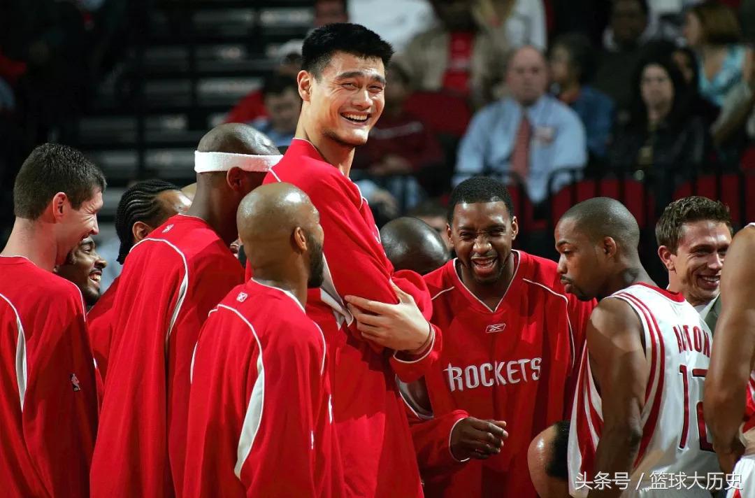 姚明为什么22岁才进nba(2002年选秀大会，姚明是如何当上状元的？)