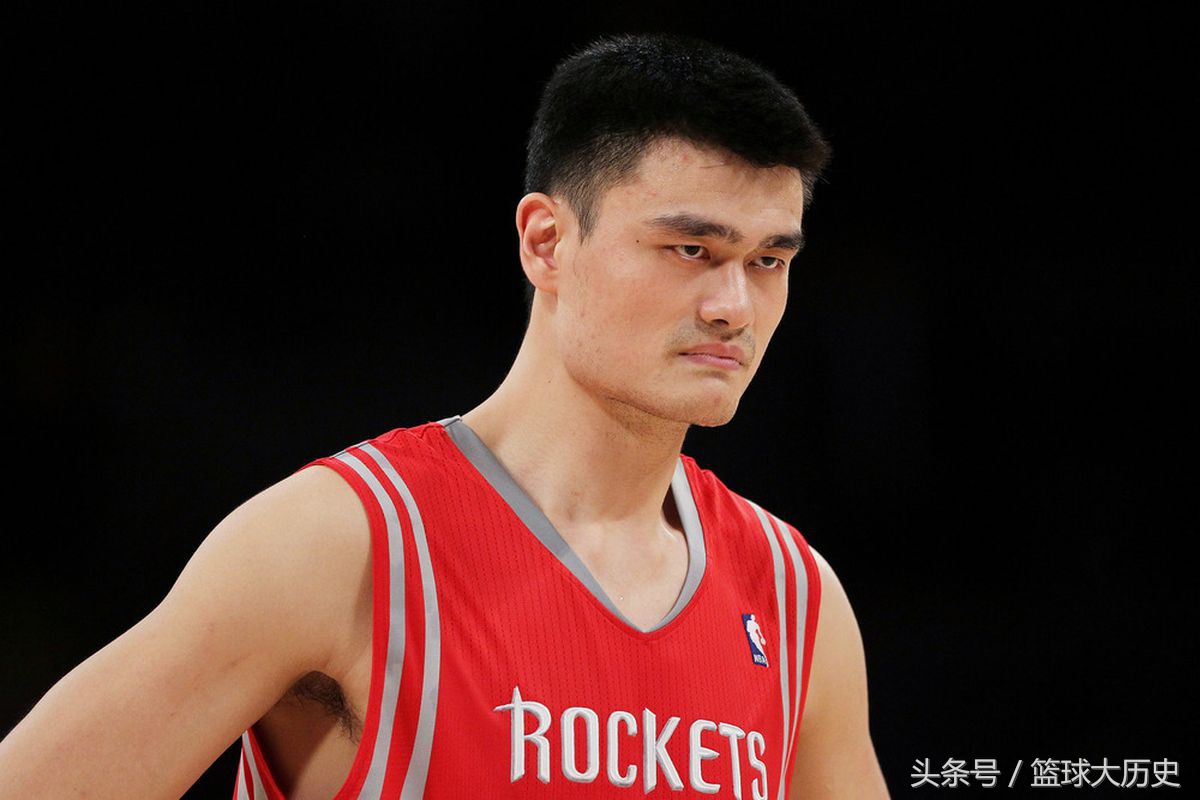 姚明为什么22岁才进nba(2002年选秀大会，姚明是如何当上状元的？)