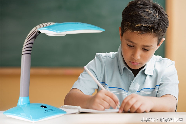 开学啦，为你家小孩买哪款“护眼灯”？