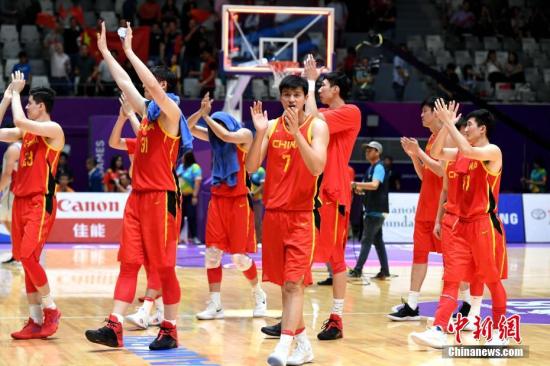 中国男篮红队亚运决赛遇考验：双塔力战哈达迪