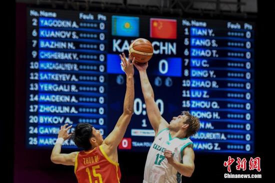 中国男篮红队亚运决赛遇考验：双塔力战哈达迪