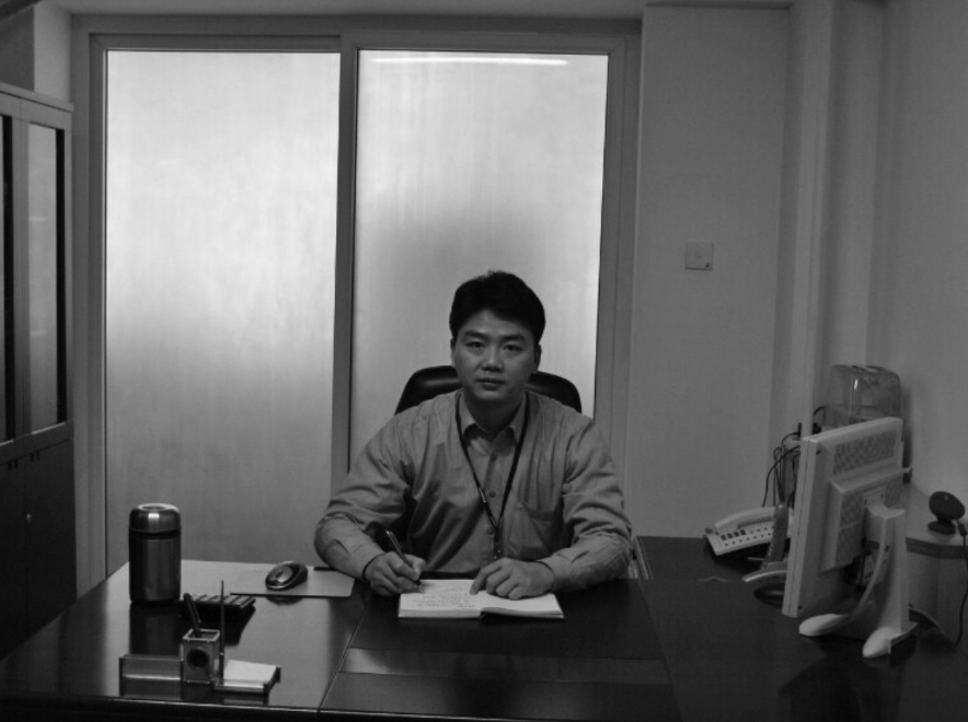 刘强东性侵女留学生被捕，是嫌弃家妻不够美，还是另有原因？