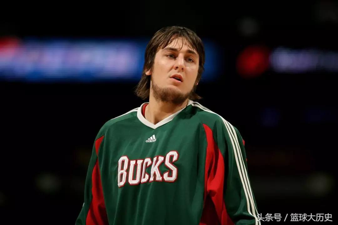 2005年NBA选秀前十(2005年选秀重排！低顺位大爆发，前二无争议！)