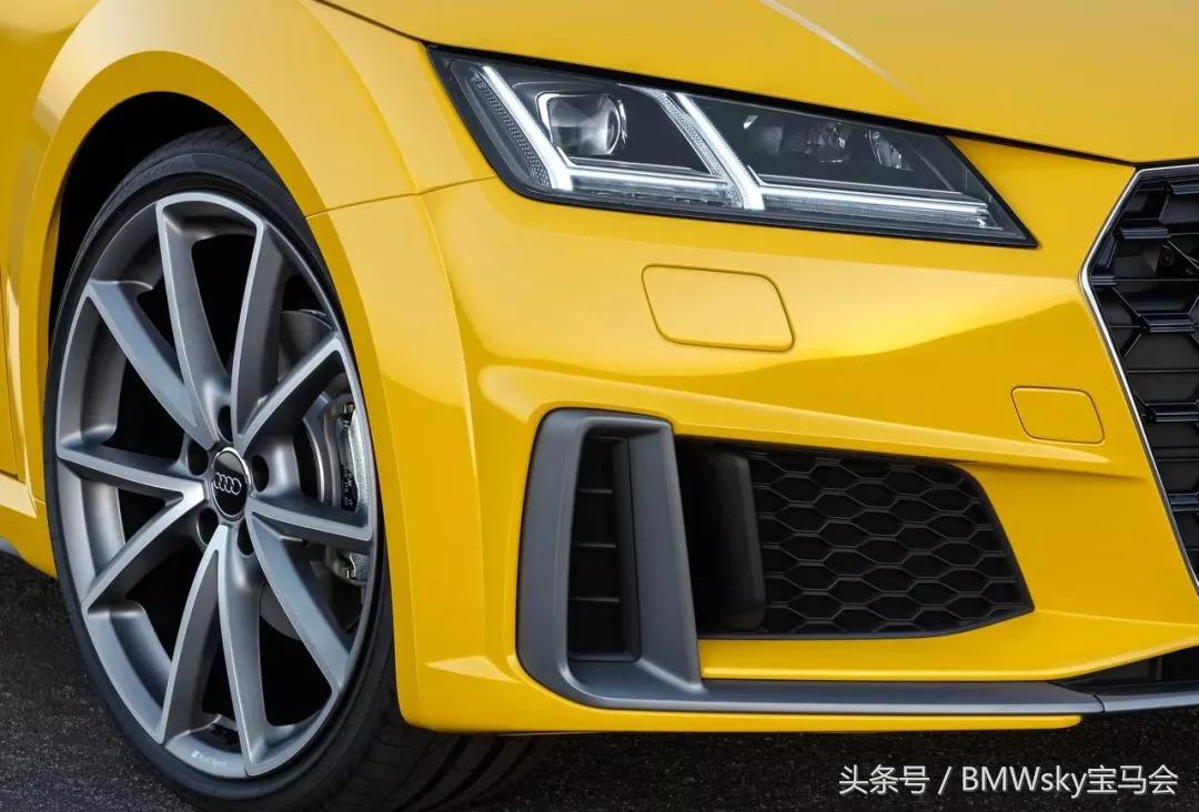 双门+敞篷=BMW or Audi？宝马Z4和奥迪TT怎么选，看看就知道！