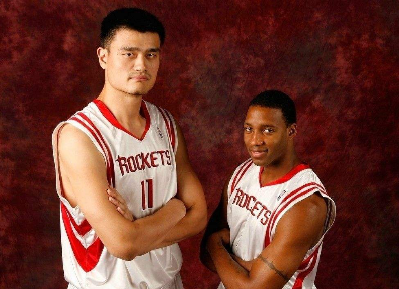 姚明曾在nba为什么效力(山东主帅说出姚明成功原因！技术身高并非关键，一大能力真的太强)