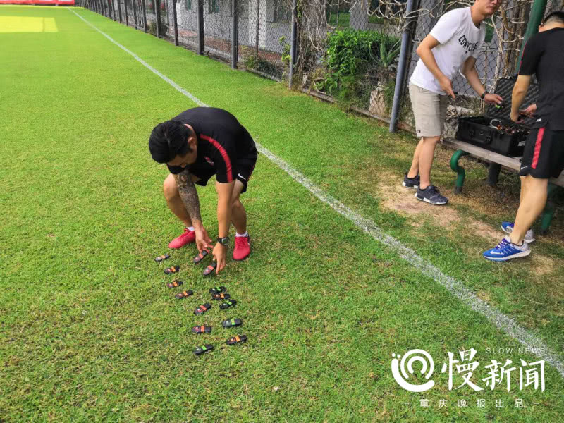 中超训练的背心叫什么(智能背心大行其道 重庆斯威球员训练实现有据可查)