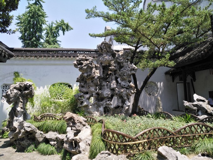 苏州狮子林园林赏析_苏州古园林吸收了江南园林建筑艺术的精华其中