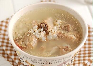 女人坐月子要吃好！这几款合适产妇喝的排骨汤，营养丰富还下奶！