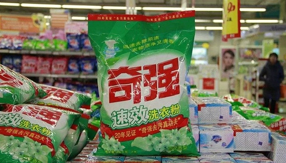 每天用奇强洗衣粉，一个月能省几百元？专家透露出油渍最怕“它”