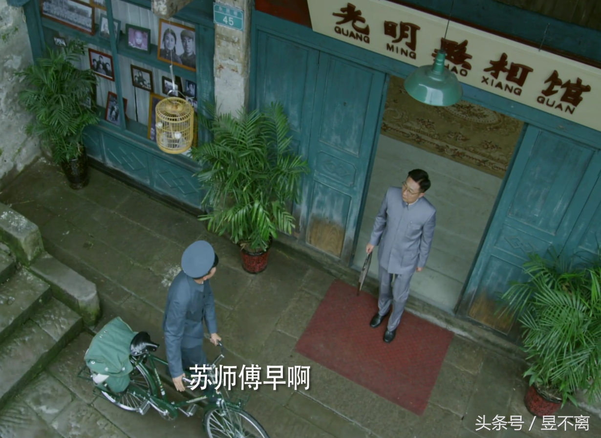 带着爸妈追剧,选择《幸福照相馆》,学着懂事学着生活的幽默