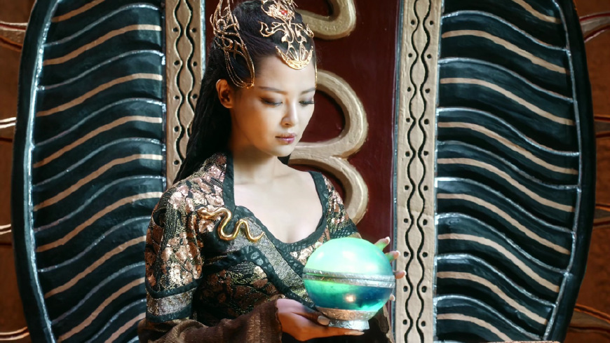 《斗破苍穹》美杜莎出场后被赞性感,辛芷蕾的鹰钩鼻却成了焦点 - 情书