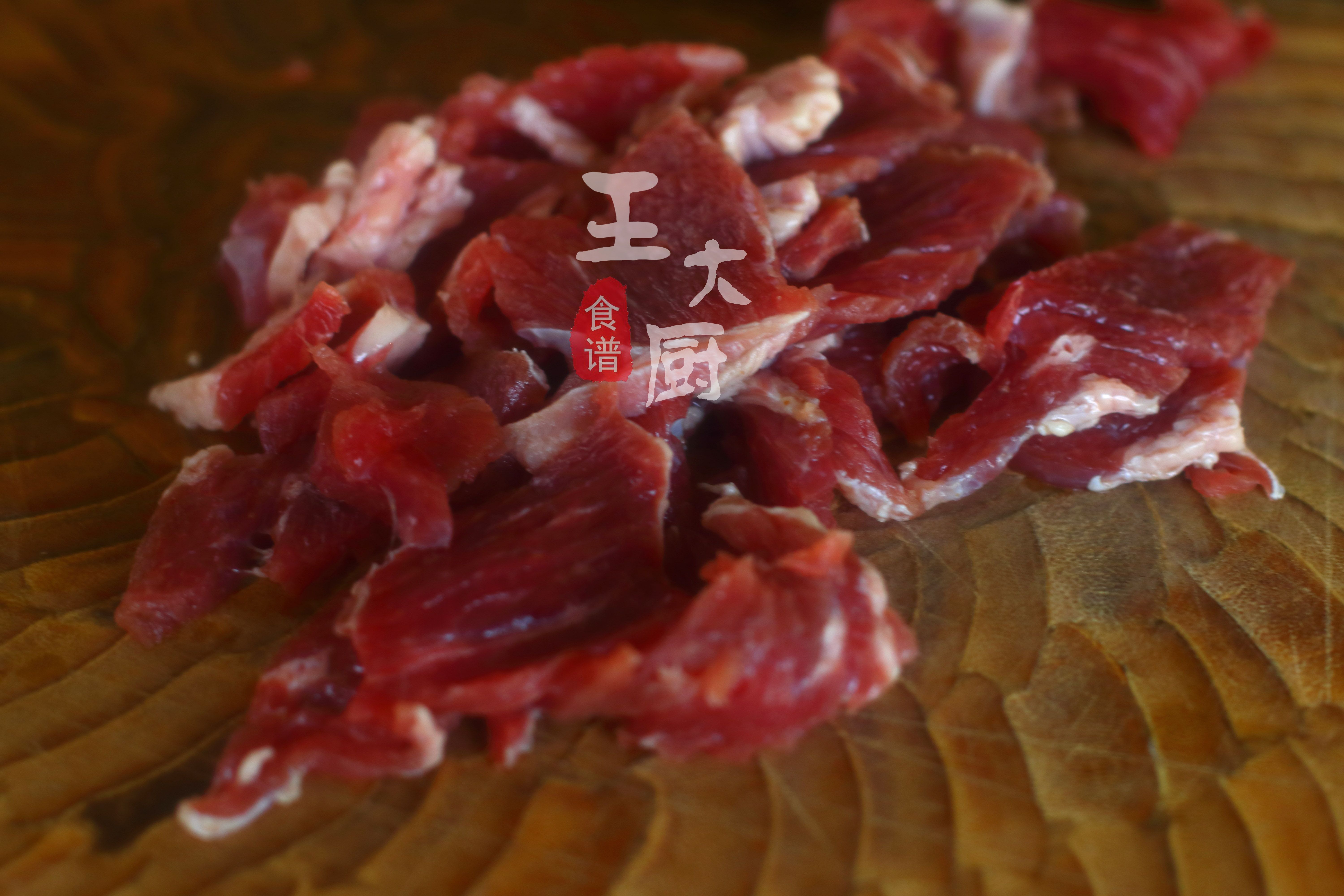 洋蔥炒牛肉,洋蔥炒牛肉片怎么炒好吃又嫩