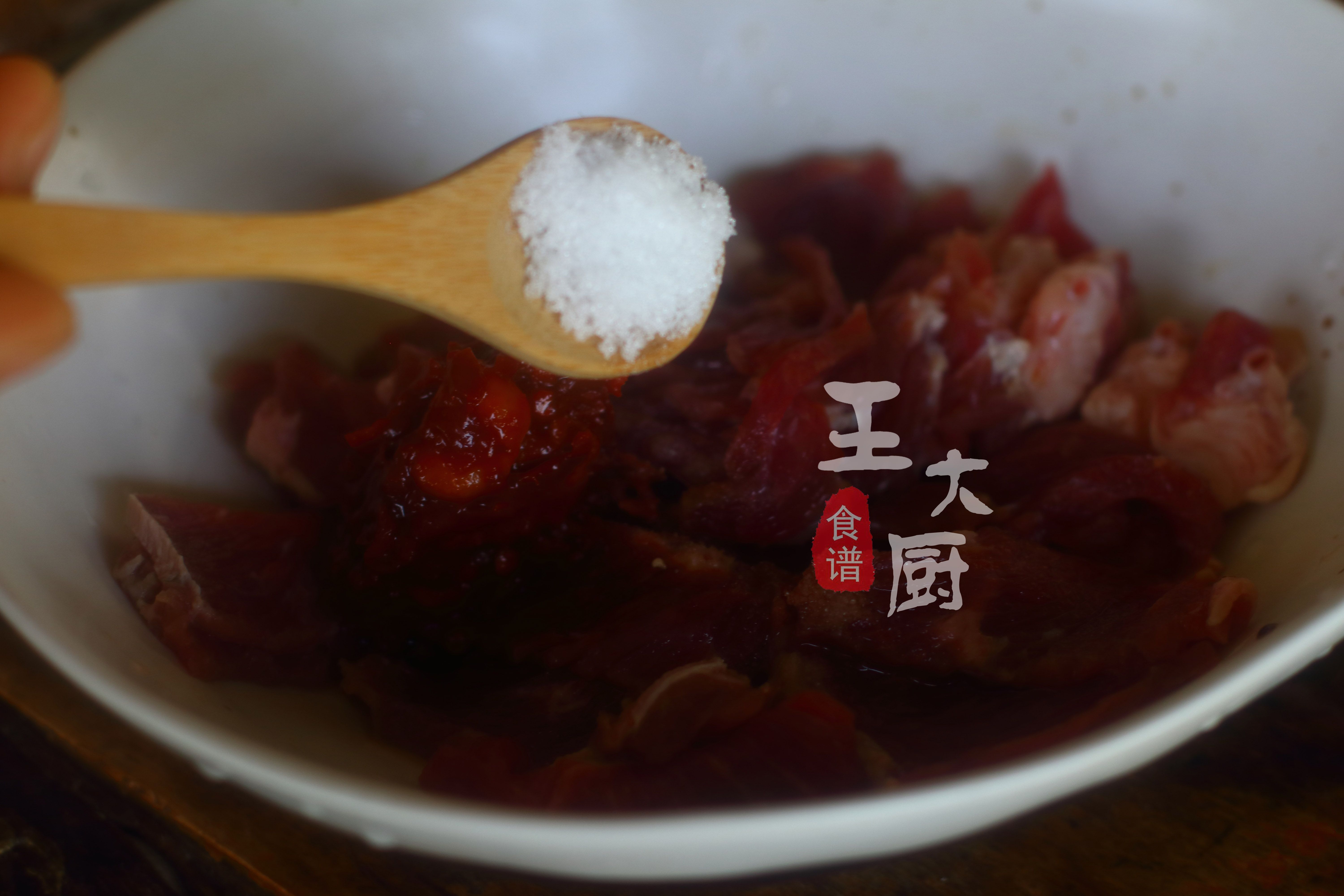 洋蔥炒牛肉,洋蔥炒牛肉片怎么炒好吃又嫩