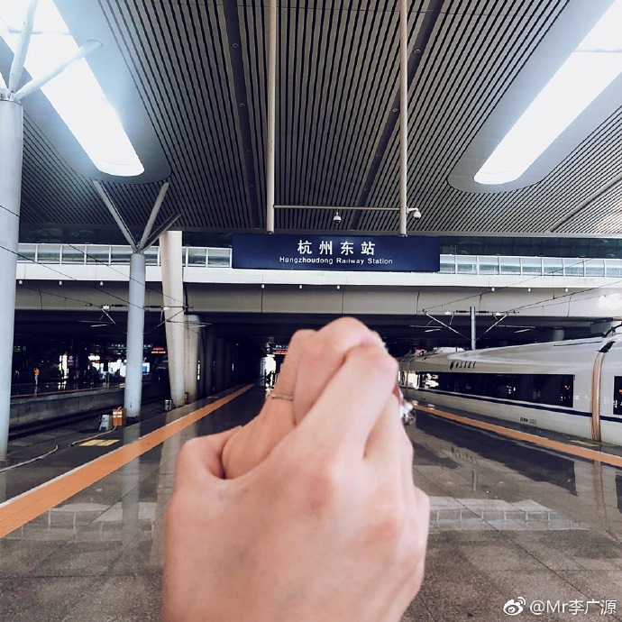 李广源公开恋情(李广源张雨霏)_04447排行网