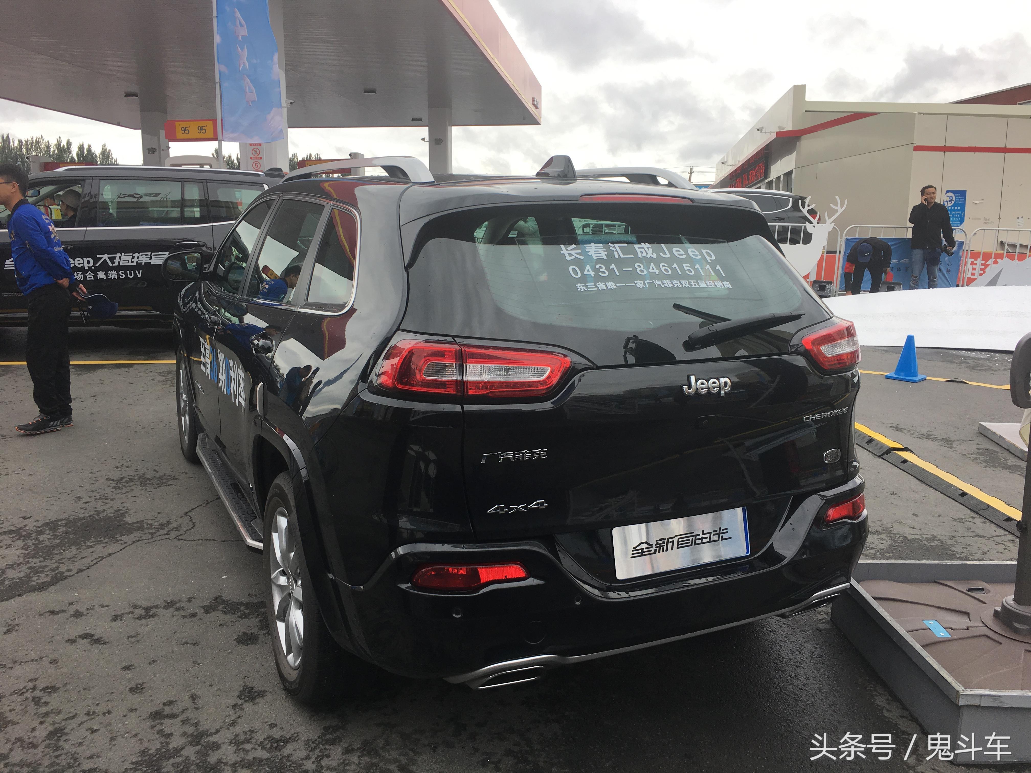 无论全新jeep 大指挥官,还是自由光,指南者都能尽最大可能减少颠簸感