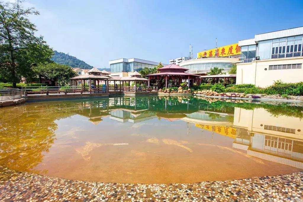 入秋时节，来市郊这个地方赏景泡温泉，好处多到不得了！