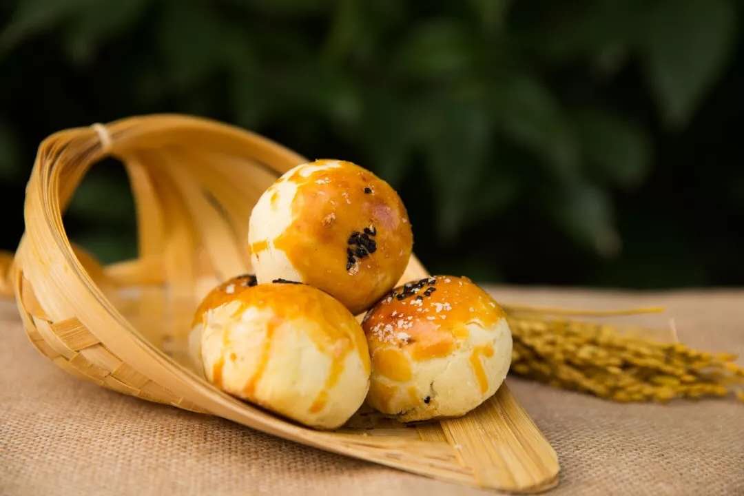 浙大校训月饼美出天际，这些高校推出的中秋月饼同样魅力无边