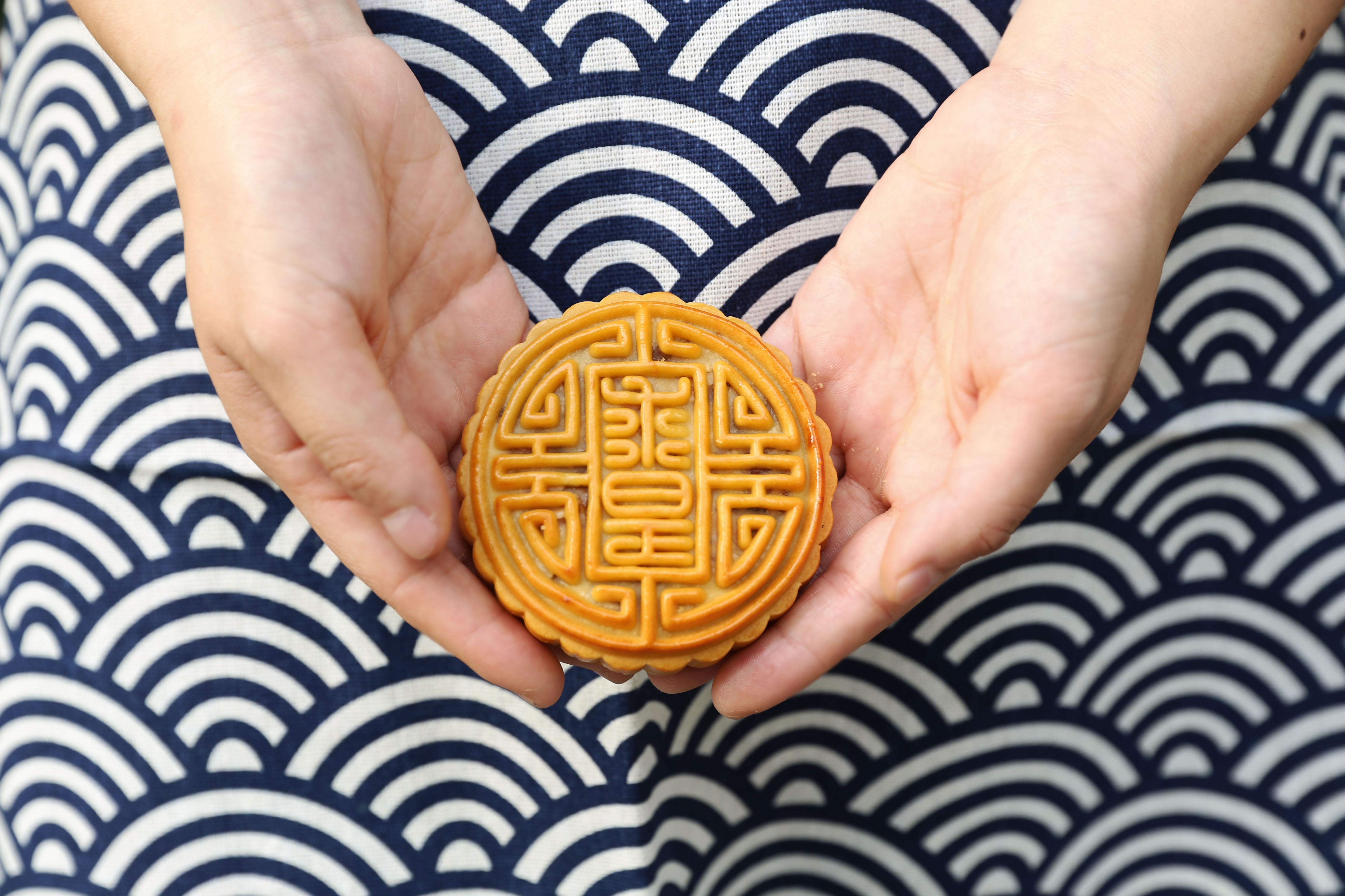 浙大校训月饼美出天际，这些高校推出的中秋月饼同样魅力无边