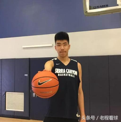 穆铁柱为什么打不过nba(2米21天才中锋战周琦母校轰32 9 NBA训练师：他未来能打NBA)