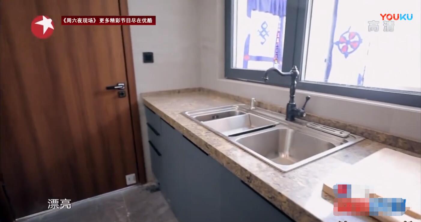 6口人蜗居60㎡，爆改变4室2厅，阳光璃房让西藏景色入家中