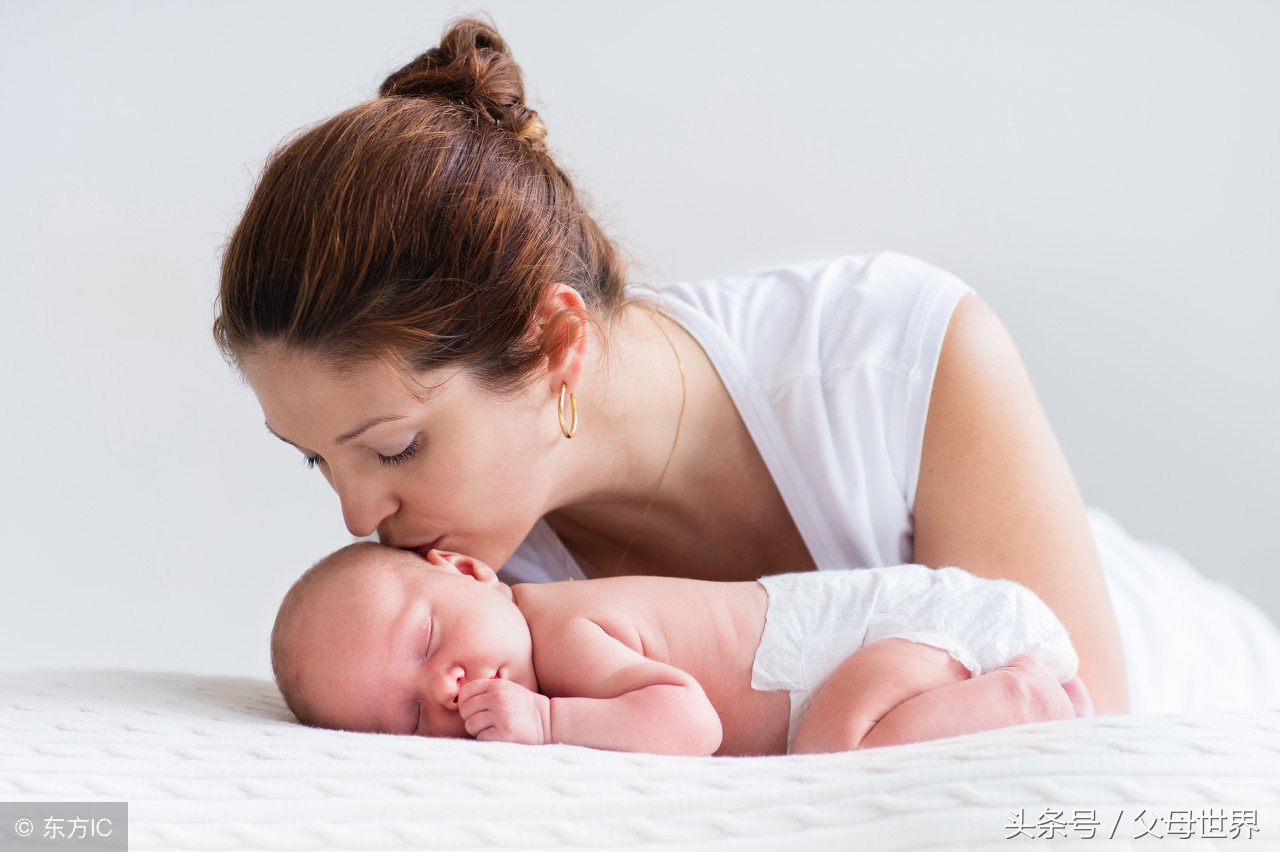 频繁呛奶、鼻塞、咳嗽，新生儿肺炎很容易被忽视！妈妈千万别大意