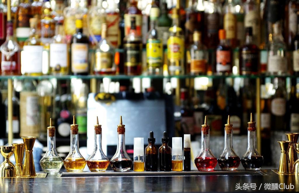 关于酒吧服务的那点儿事/调酒师培训/调酒师Chris 董圆