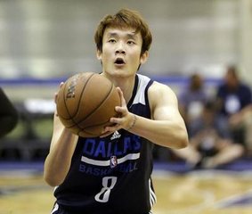 nba哪些球星患髌腱炎(国产MVP丁彦雨航右膝髌腱炎！恐再度无缘NBA 独行侠签当吉祥物？)