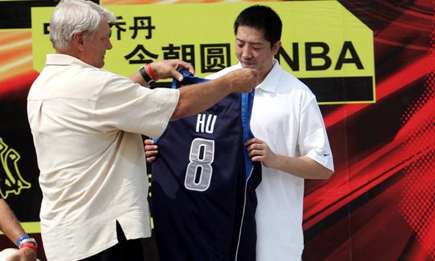 为什么胡卫东没去nba(他是曾在科比头上砍30分的中国人，为何始终未能去NBA效力？)