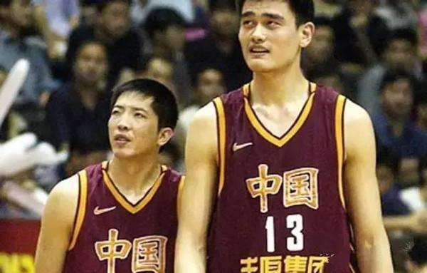 为什么胡卫东没去nba(他是曾在科比头上砍30分的中国人，为何始终未能去NBA效力？)