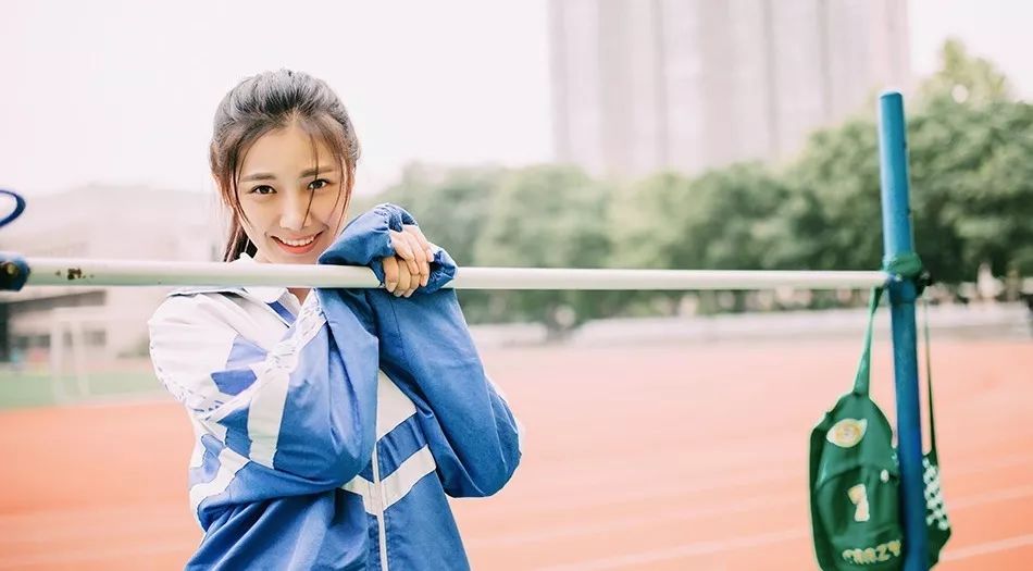 校服里藏着的青春,随风而逝了吗?