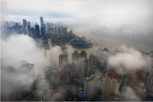 中国有一个地方叫雾都，因湿气太重，靠吃辣祛湿