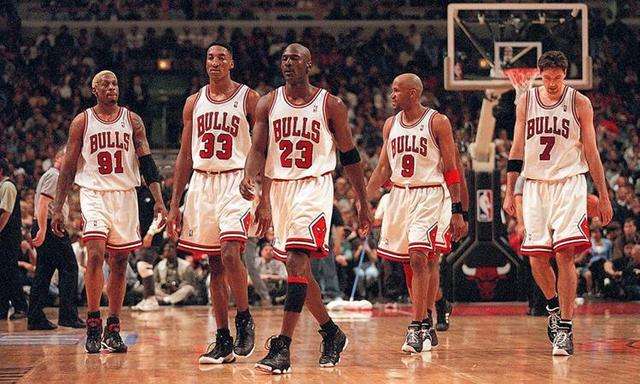 nba为什么分赛区（NBA赛季为什么是82场常规赛？30支球队82场常规赛的由来）