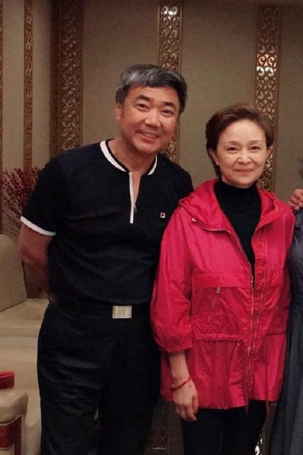 娱乐圈中的老戏骨非常的多,但像刘莉莉不仅事业有成,而且家庭还非常