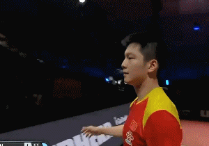 刘国梁樊振东尬聊球拍还要吗,世界杯双冠王者的2次拥抱