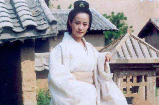 字文姬,后世多称为蔡文姬,东汉陈留郡圉县人,是大文学家蔡邕的女儿