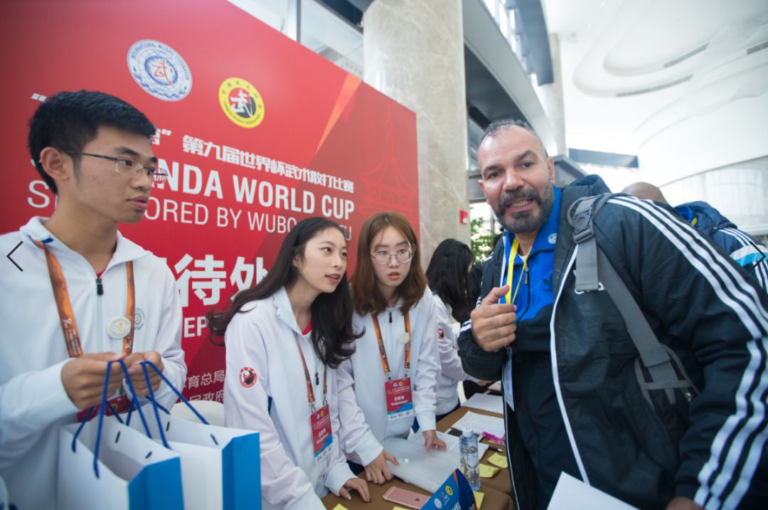 散打世界杯各国选手抵达集锦(镜头中的世界杯，带你亲临各国选手抵达现场！)