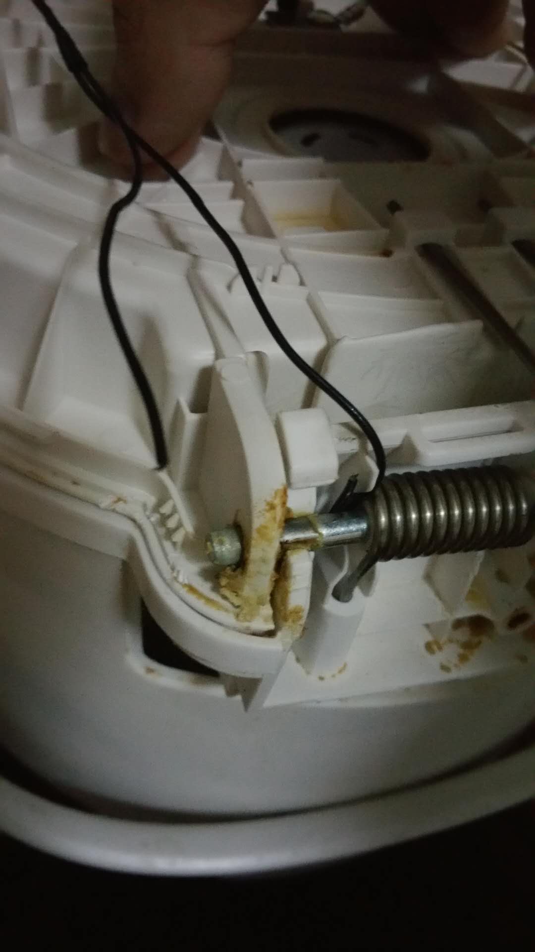 美的電飯煲顯示"E——"的修復過程