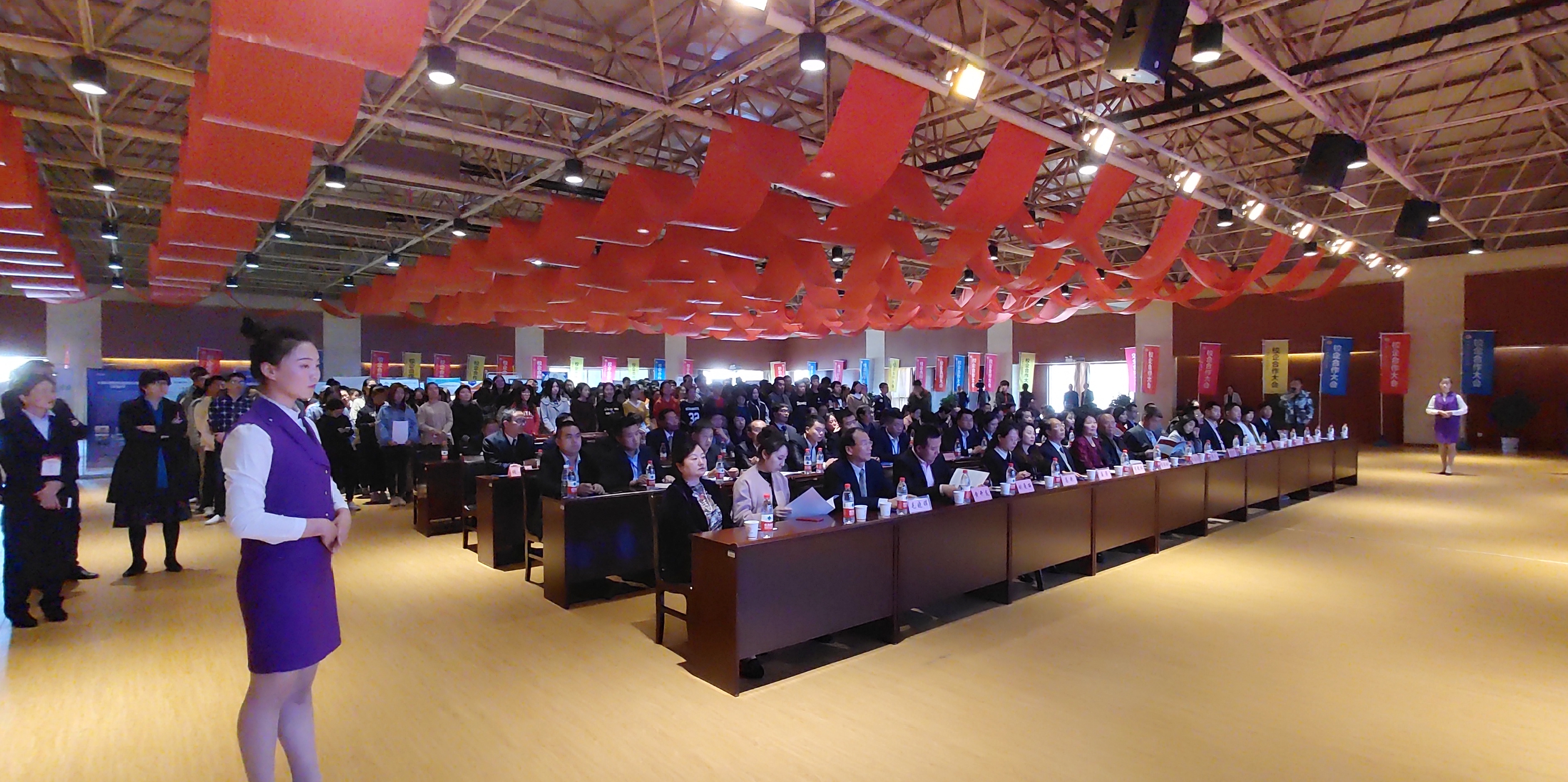 西安职业技术学校（西安职业技术学院举行校企合作签约仪式暨专场校园招聘会）