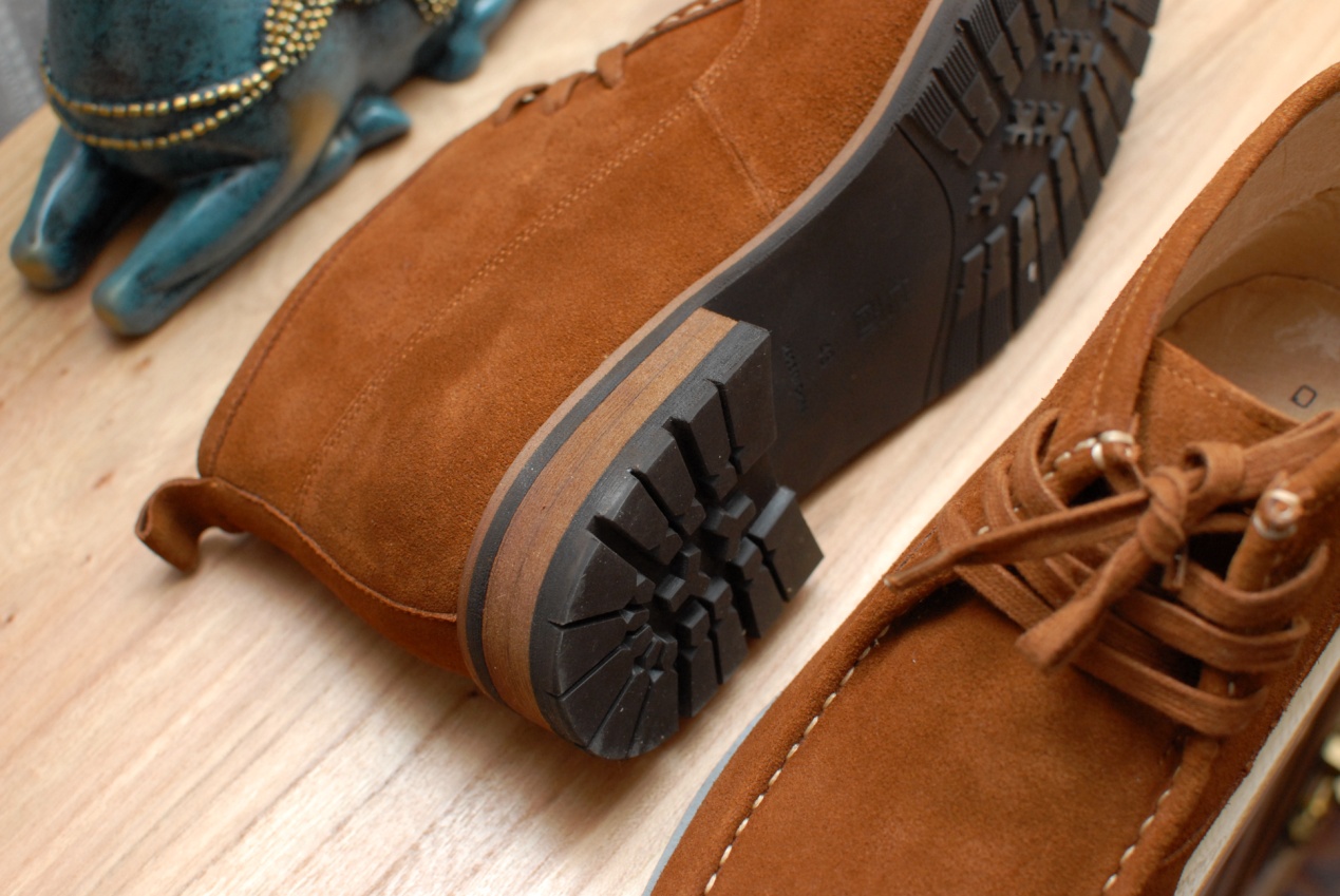 小米有品七面绒面牛皮短靴：这个冬季给自已选一双对的靴！