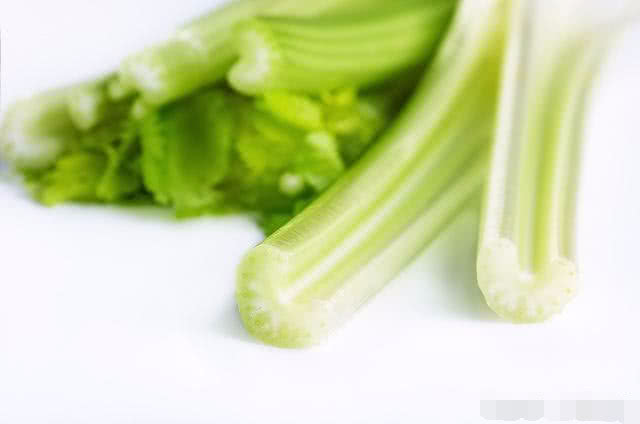 孕早期，查出“孕酮低”怎么办？这4种食物，助你有效补孕酮！
