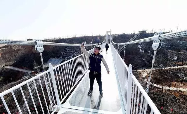 网红玻璃栈道不只张家界才有,河南这几个玻璃栈道等你大胆挑战
